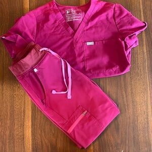 Figs scrubs XXS joggers, XS top